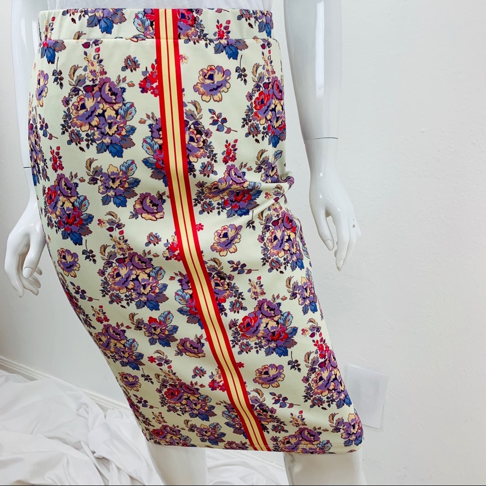 Romeo & Juliet Couture / Multicolor Pencil Skirt